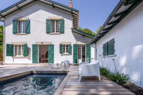 Grande villa - 50m plage - piscine - proche centre gare - parking